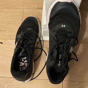 Under armour lightweight sneakers,size 13 in mint condition